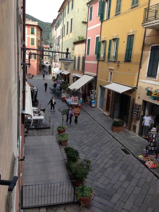 Appartamento A Due Passi Dal Mare Finale Ligure Kültér fotó